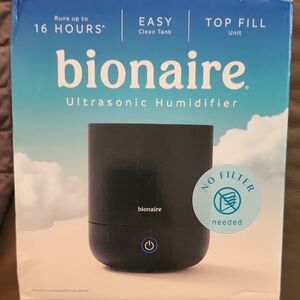 Black Ultrasonic Humidifier .36 Gallons